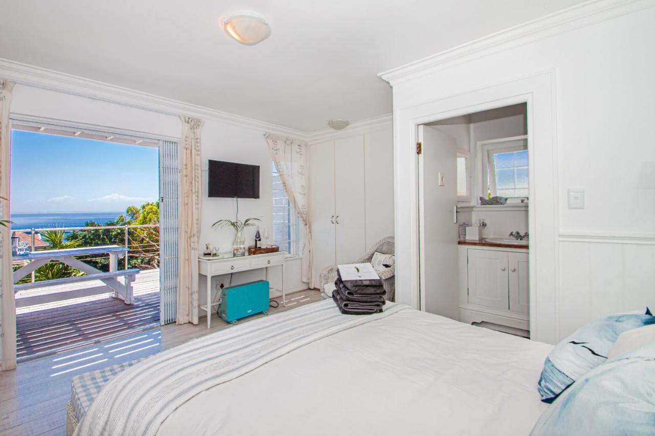 A Boat House Hotel Simonʼs Town Екстериор снимка
