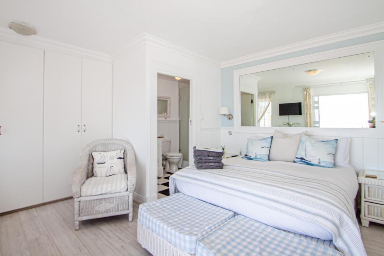 A Boat House Hotel Simonʼs Town Екстериор снимка