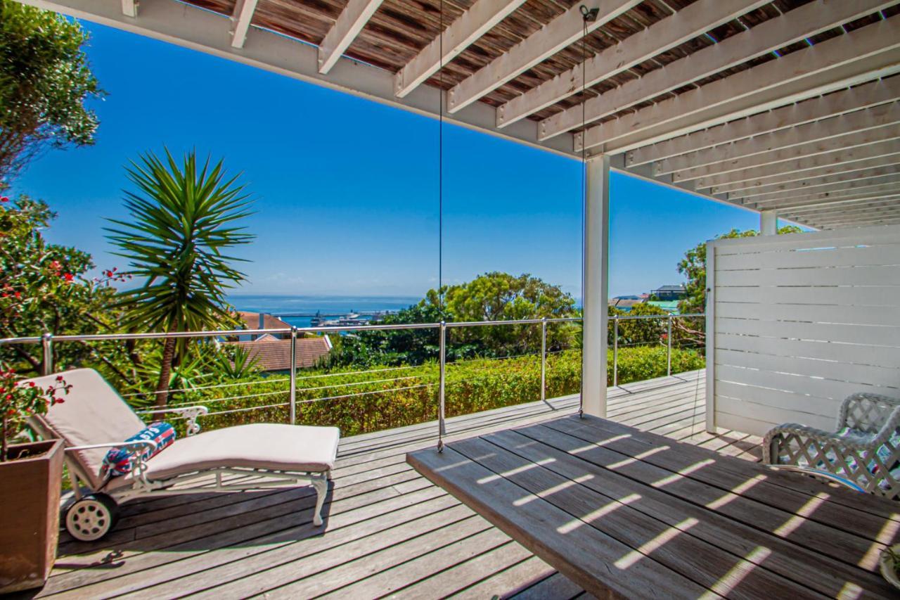 A Boat House Hotel Simonʼs Town Екстериор снимка