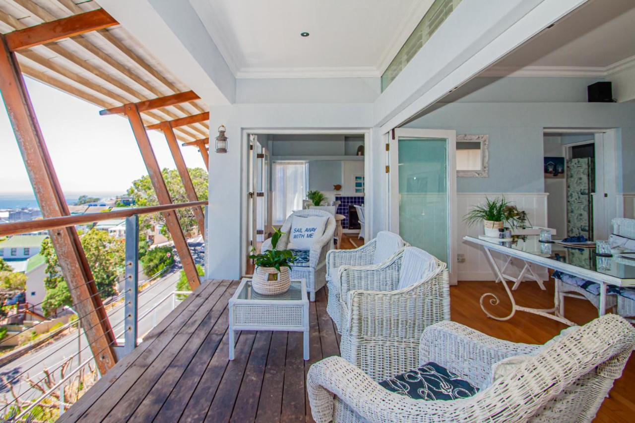 A Boat House Hotel Simonʼs Town Екстериор снимка