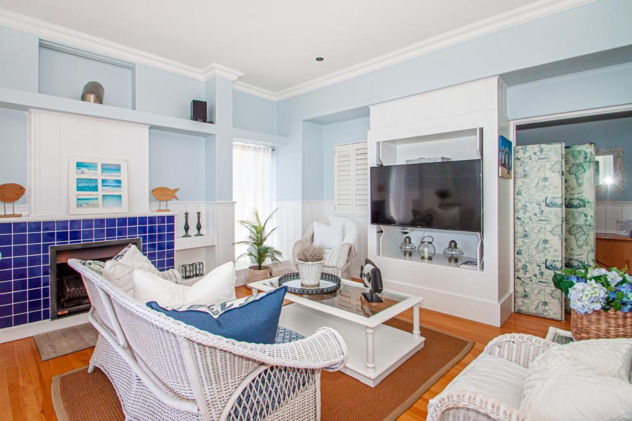 A Boat House Hotel Simonʼs Town Екстериор снимка