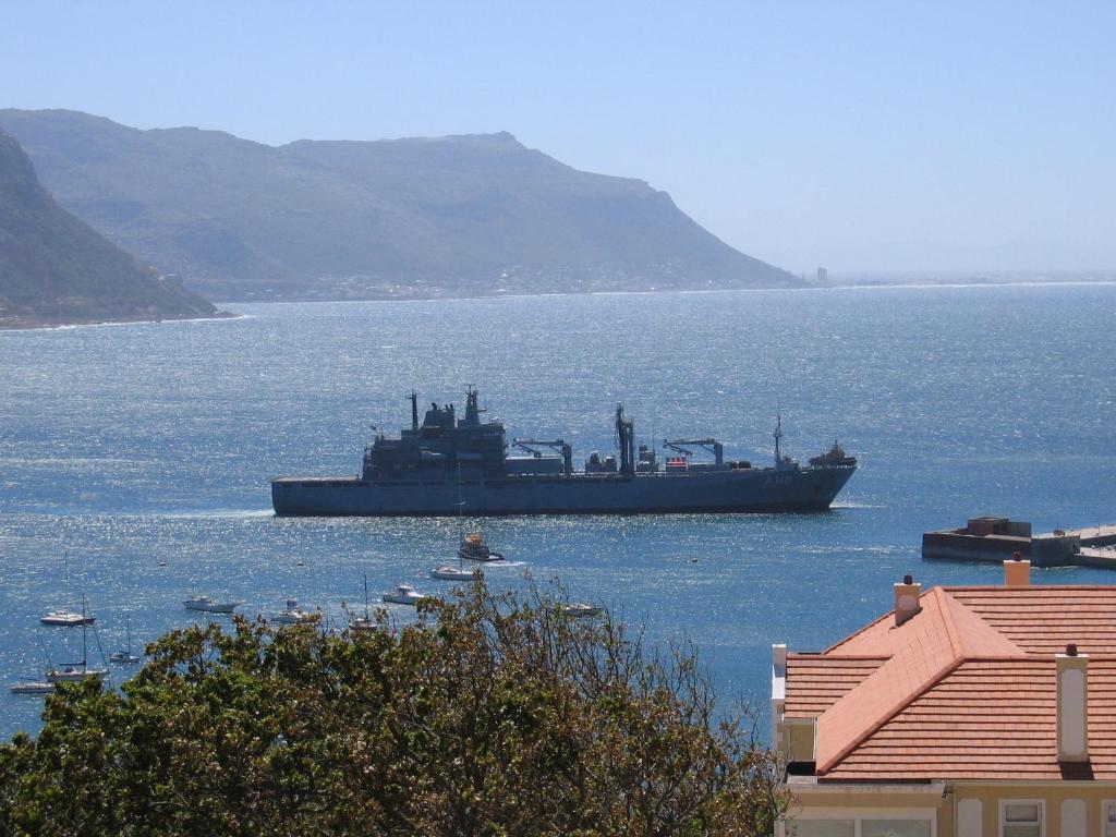 A Boat House Hotel Simonʼs Town Екстериор снимка